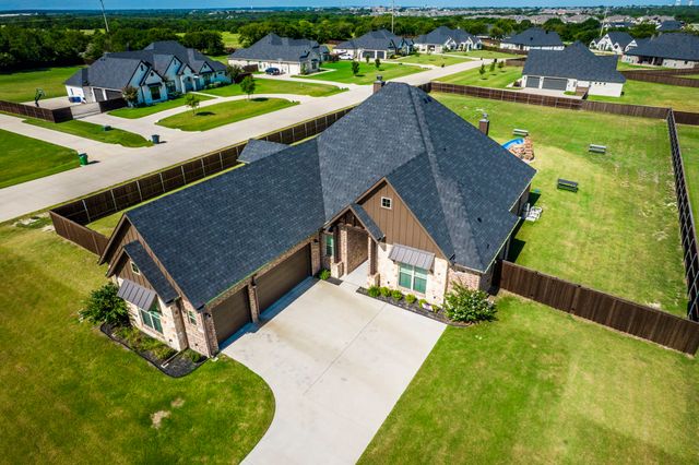 1111 Hayfield Drive, Midlothian, TX 76065