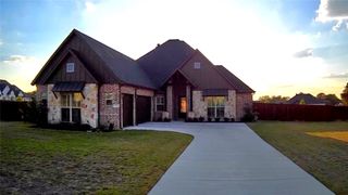 1111 Hayfield Drive, Midlothian, TX 76065