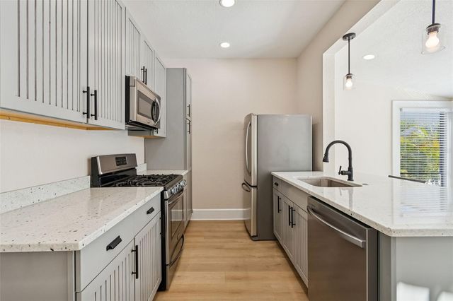 322 11TH AVENUE N, St Petersburg, FL 33701