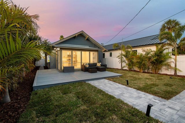 322 11TH AVENUE N, St Petersburg, FL 33701