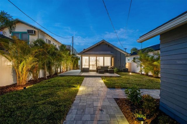 322 11TH AVENUE N, St Petersburg, FL 33701