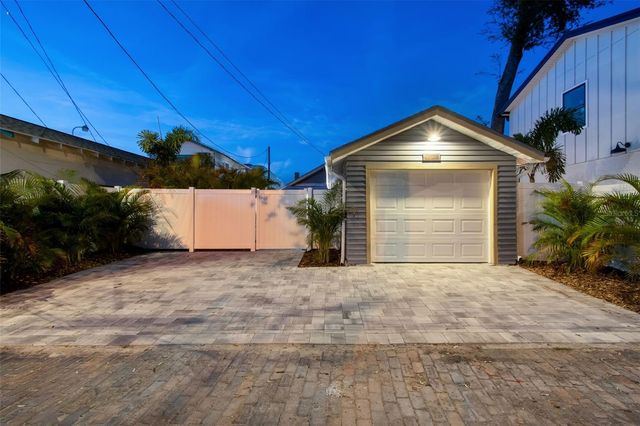 322 11TH AVENUE N, St Petersburg, FL 33701