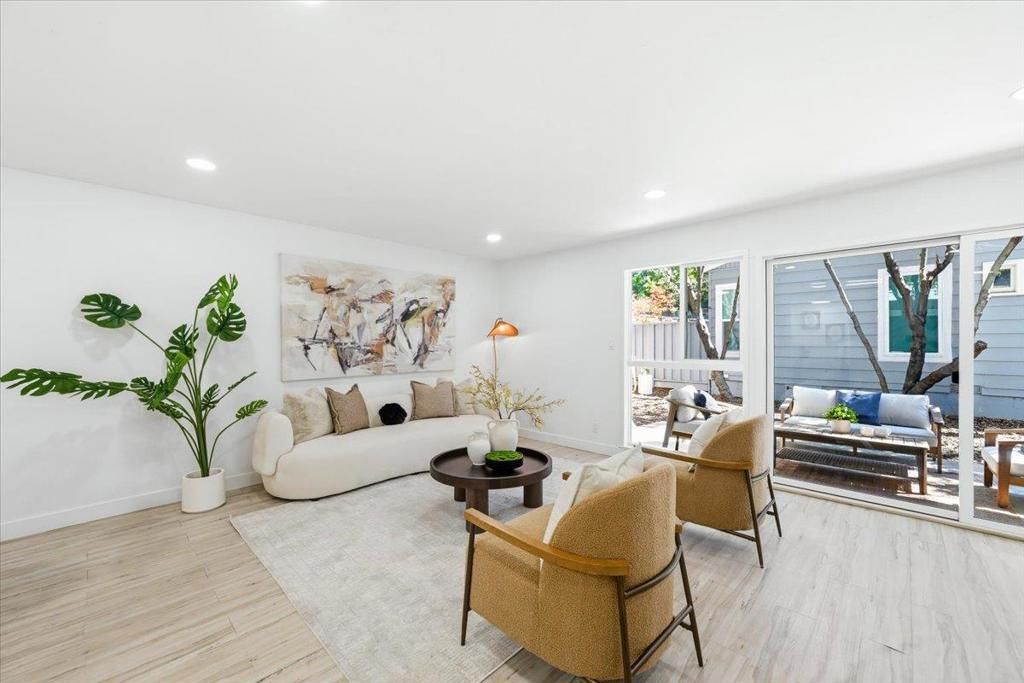 Image 10 of property listing at 453 N Rengstorff Avenue 19, Mountain View, CA 94043