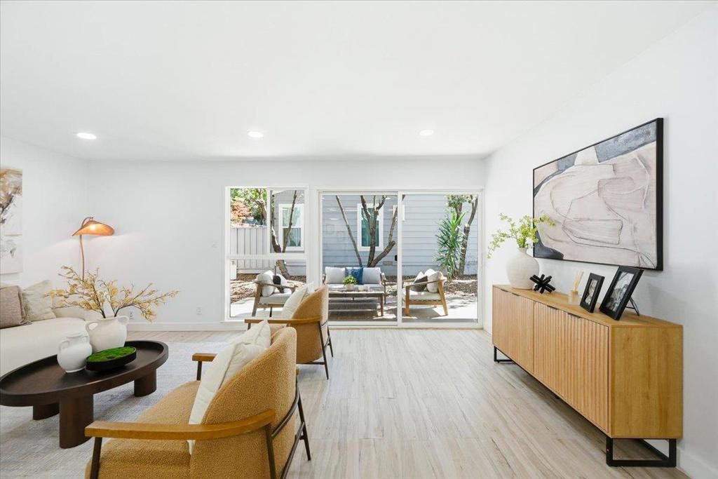 Image 11 of property listing at 453 N Rengstorff Avenue 19, Mountain View, CA 94043