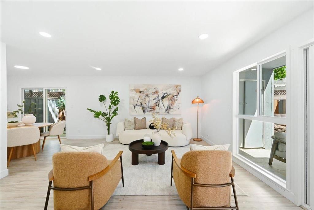 Image 2 of property listing at 453 N Rengstorff Avenue 19, Mountain View, CA 94043