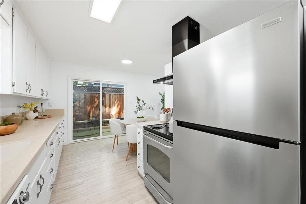 Image 25 of property listing at 453 N Rengstorff Avenue 19, Mountain View, CA 94043