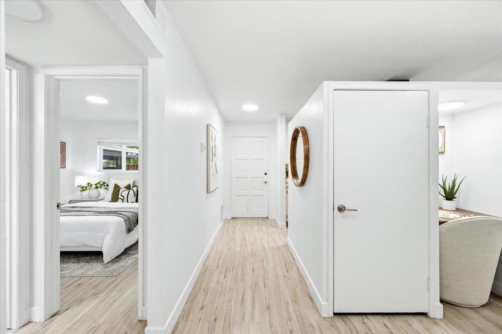 Image 5 of property listing at 453 N Rengstorff Avenue 19, Mountain View, CA 94043
