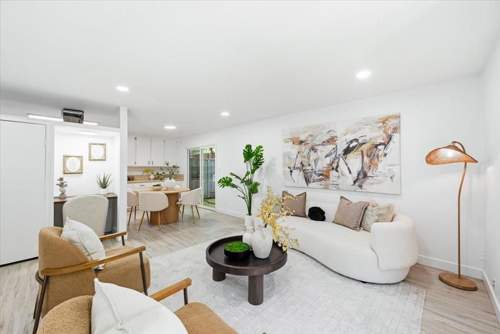 Image 6 of property listing at 453 N Rengstorff Avenue 19, Mountain View, CA 94043