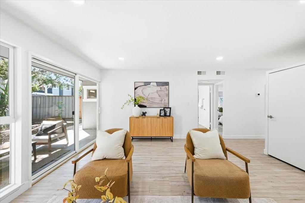 Image 8 of property listing at 453 N Rengstorff Avenue 19, Mountain View, CA 94043