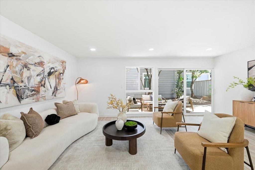 Image 9 of property listing at 453 N Rengstorff Avenue 19, Mountain View, CA 94043