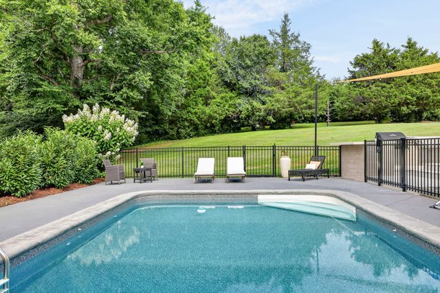 4304 Gallant Ridge Drive, Franklin, TN 37064