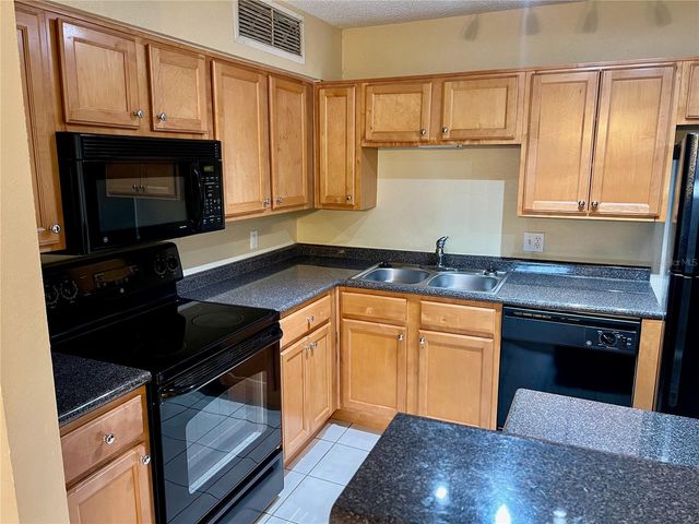 375 LAKE ONTARIO COURT 203, Altamonte Springs, FL 32701