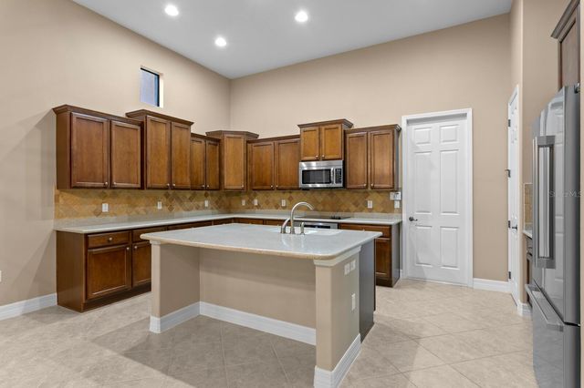 8220 DUNHAM STATION DRIVE, Tampa, FL 33647