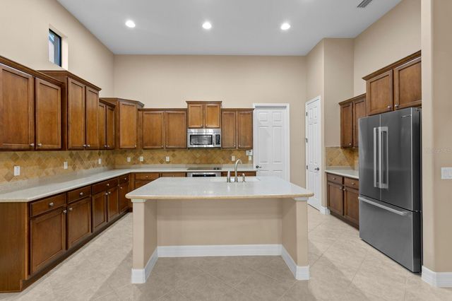 8220 DUNHAM STATION DRIVE, Tampa, FL 33647