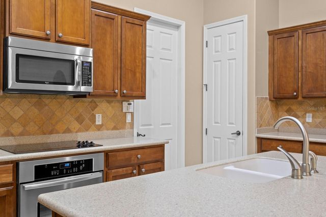 8220 DUNHAM STATION DRIVE, Tampa, FL 33647