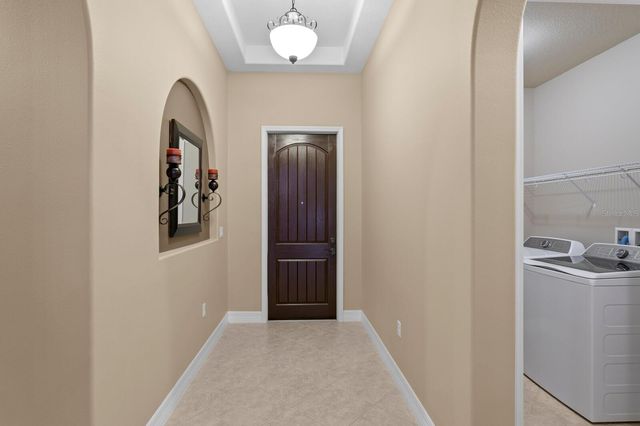 8220 DUNHAM STATION DRIVE, Tampa, FL 33647