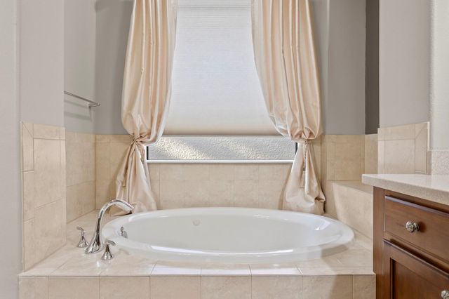 8220 DUNHAM STATION DRIVE, Tampa, FL 33647