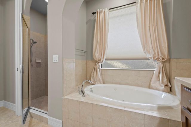 8220 DUNHAM STATION DRIVE, Tampa, FL 33647