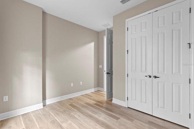 8220 DUNHAM STATION DRIVE, Tampa, FL 33647