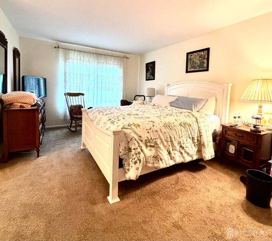 3 Peachtree Lane, Jamesburg, NJ 08831