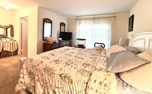 3 Peachtree Lane, Jamesburg, NJ 08831