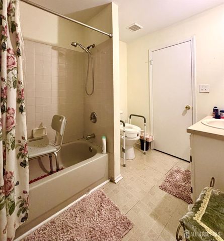 3 Peachtree Lane, Jamesburg, NJ 08831