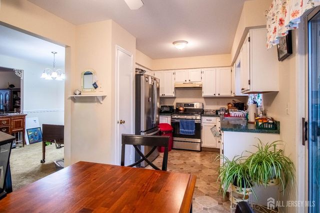 3 Peachtree Lane, Jamesburg, NJ 08831