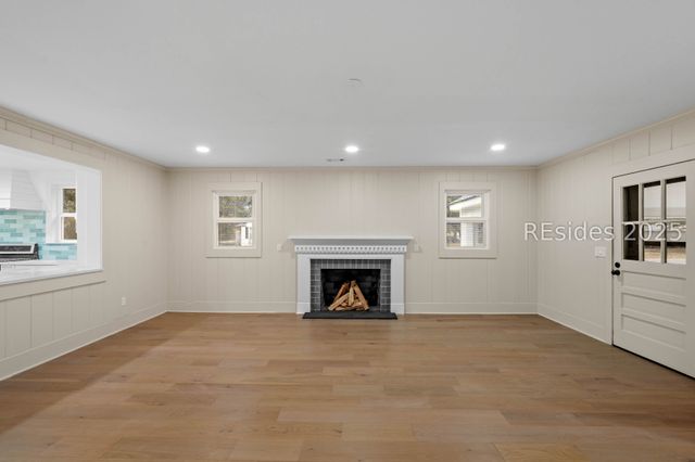 31 Church St N, Yemassee, SC 29335