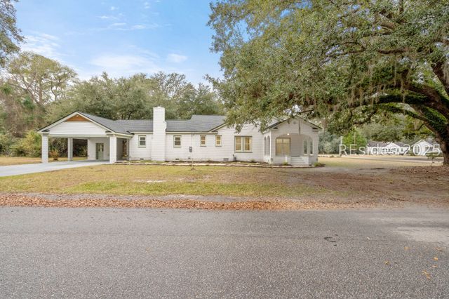 31 Church St N, Yemassee, SC 29335