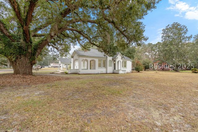 31 Church St N, Yemassee, SC 29335