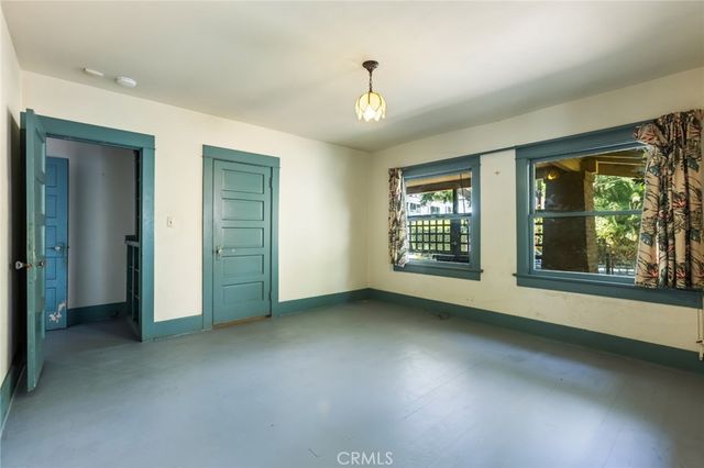 2100 Holly Drive, Los Angeles, CA 90068