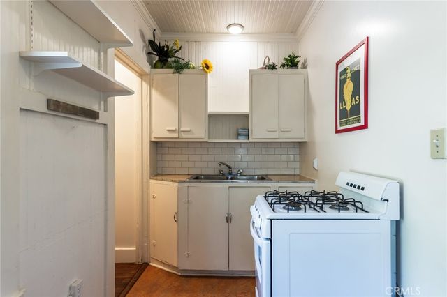 2100 Holly Drive, Los Angeles, CA 90068