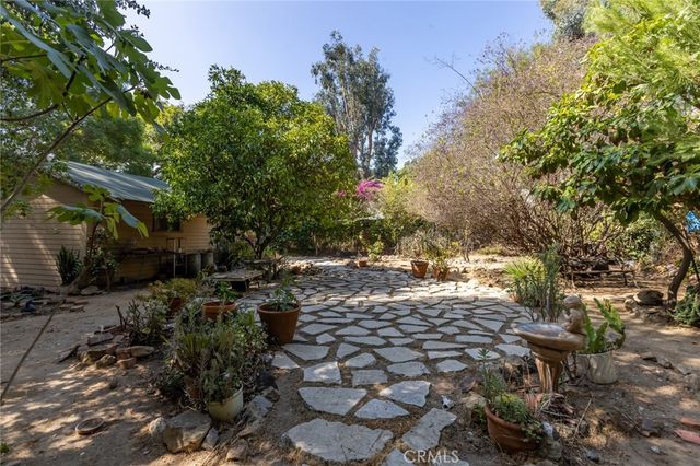 2100 Holly Drive, Los Angeles, CA 90068