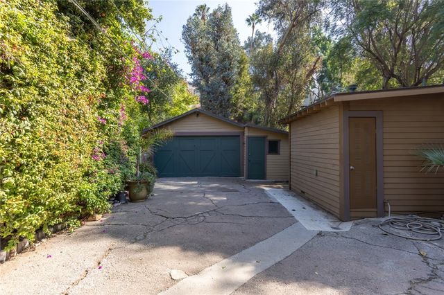 2100 Holly Drive, Los Angeles, CA 90068
