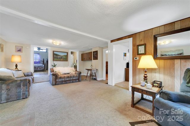 128 Summit Avenue, Brevard, NC 28712