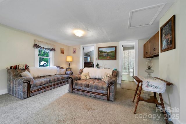 128 Summit Avenue, Brevard, NC 28712