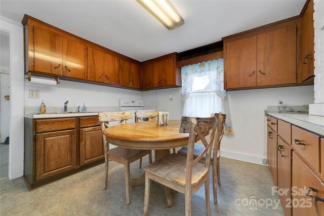 128 Summit Avenue, Brevard, NC 28712