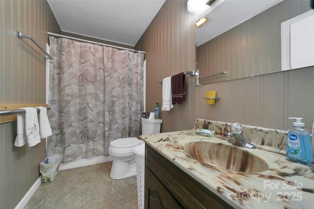 128 Summit Avenue, Brevard, NC 28712