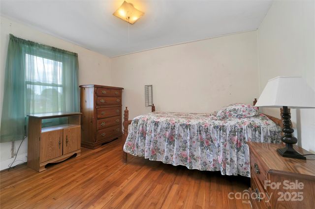 128 Summit Avenue, Brevard, NC 28712