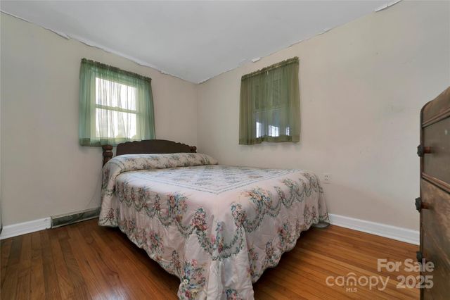 128 Summit Avenue, Brevard, NC 28712