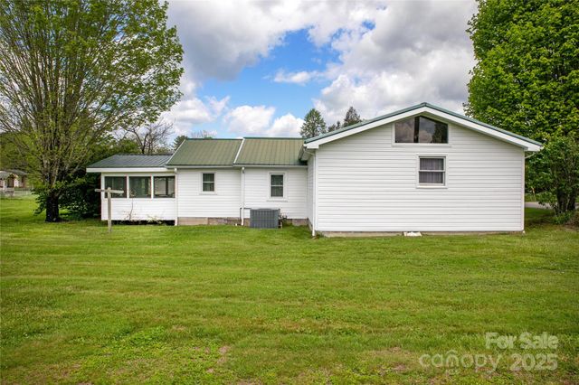 128 Summit Avenue, Brevard, NC 28712