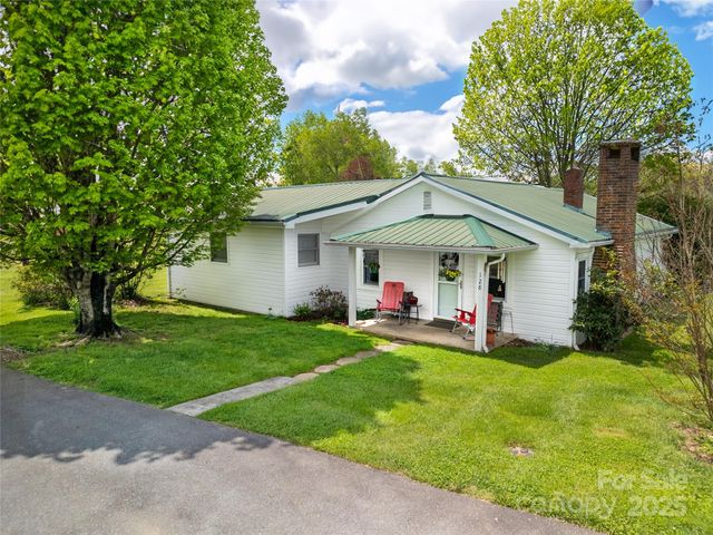 128 Summit Avenue, Brevard, NC 28712