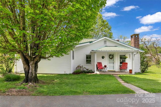 128 Summit Avenue, Brevard, NC 28712
