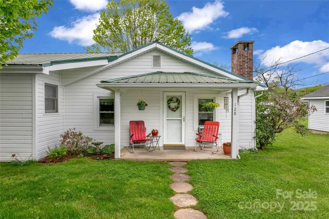 128 Summit Avenue, Brevard, NC 28712