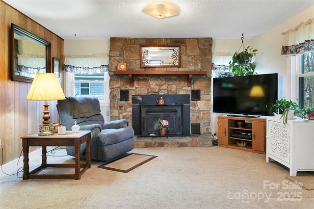 128 Summit Avenue, Brevard, NC 28712