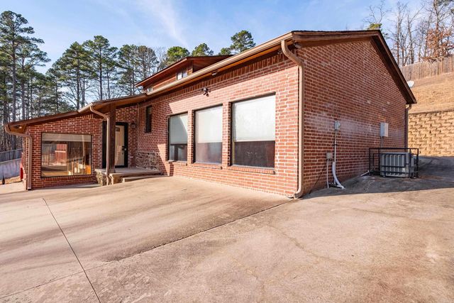 1725 Tally Ho Trail, Little Rock, AR 72210