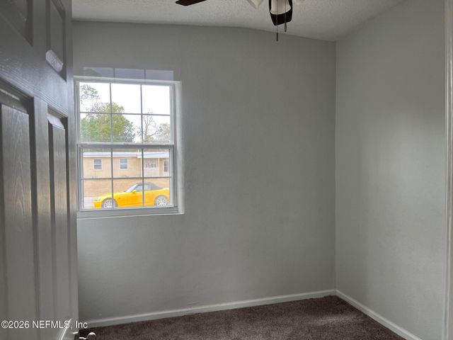 10547 BRIARCLIFF Road E, Jacksonville, FL 32218