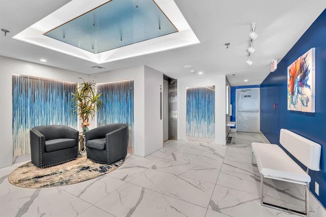 7564 Regency Lake Drive 202, Boca Raton, FL 33433