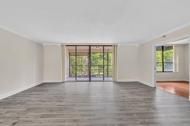 7564 Regency Lake Drive 202, Boca Raton, FL 33433
