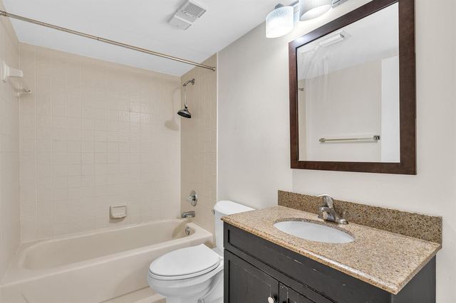 7564 Regency Lake Drive 202, Boca Raton, FL 33433